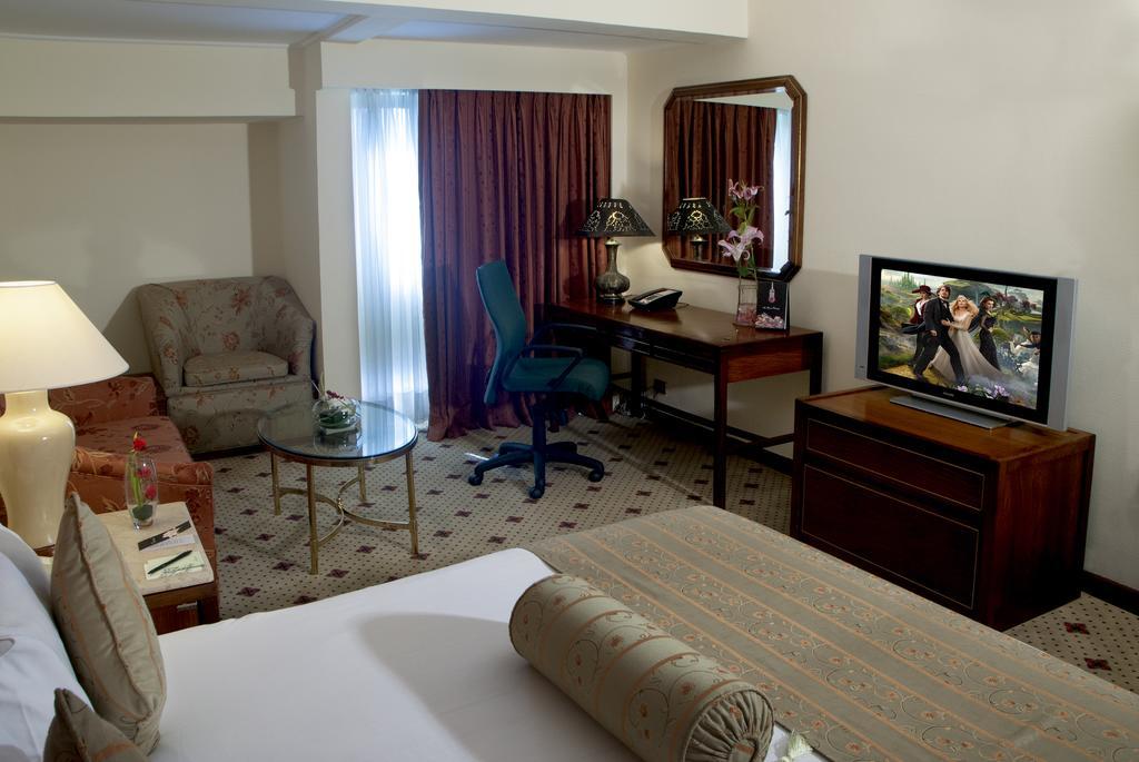 Avari Lahore Hotel Room photo