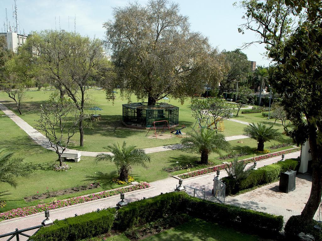 Avari Lahore Hotel Exterior photo